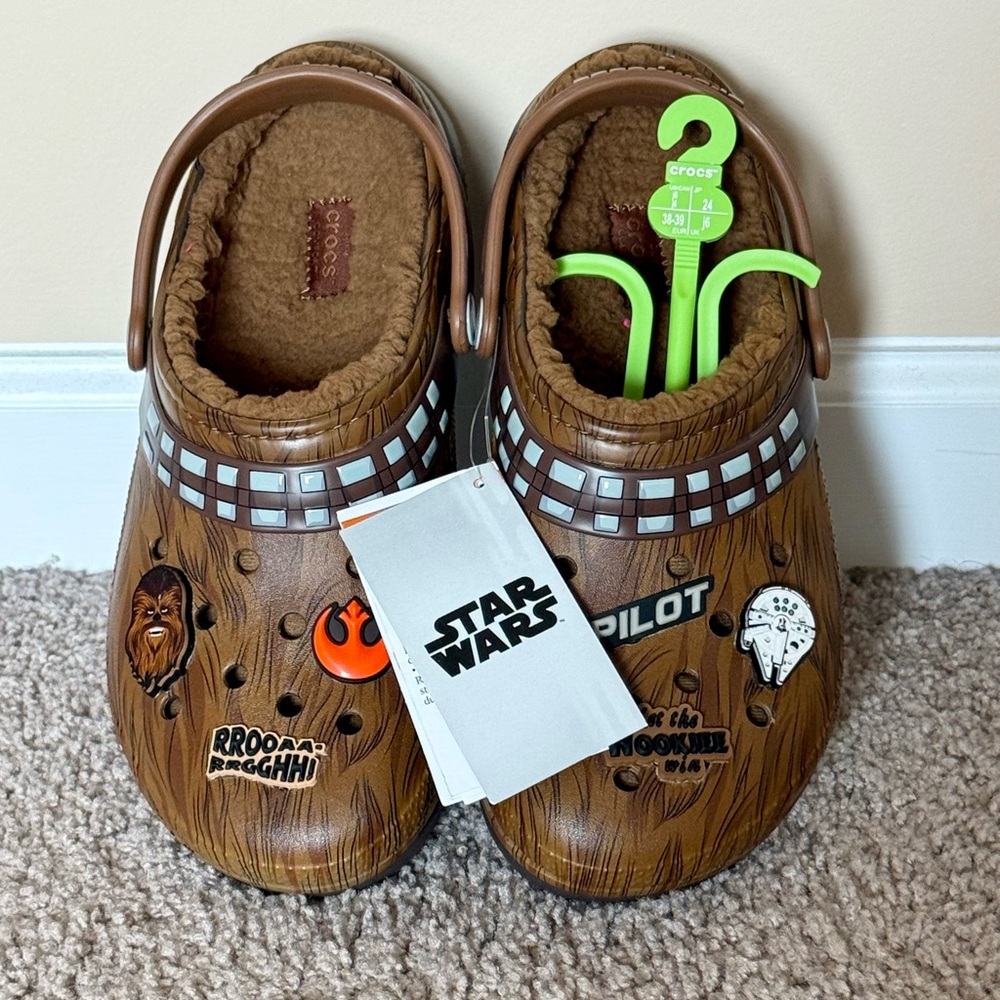 NWT CROCS Kids Star Wars Brown Clogs, J6